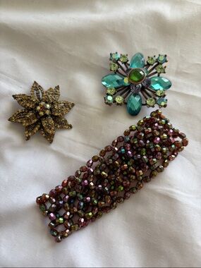🟤 Bracelet and 2 Pins